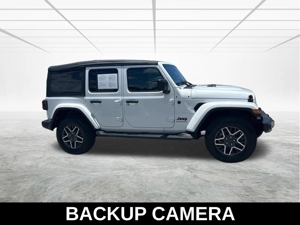 Used 2025 Jeep Wrangler Unlimited Sahara AWD/4WD image 4