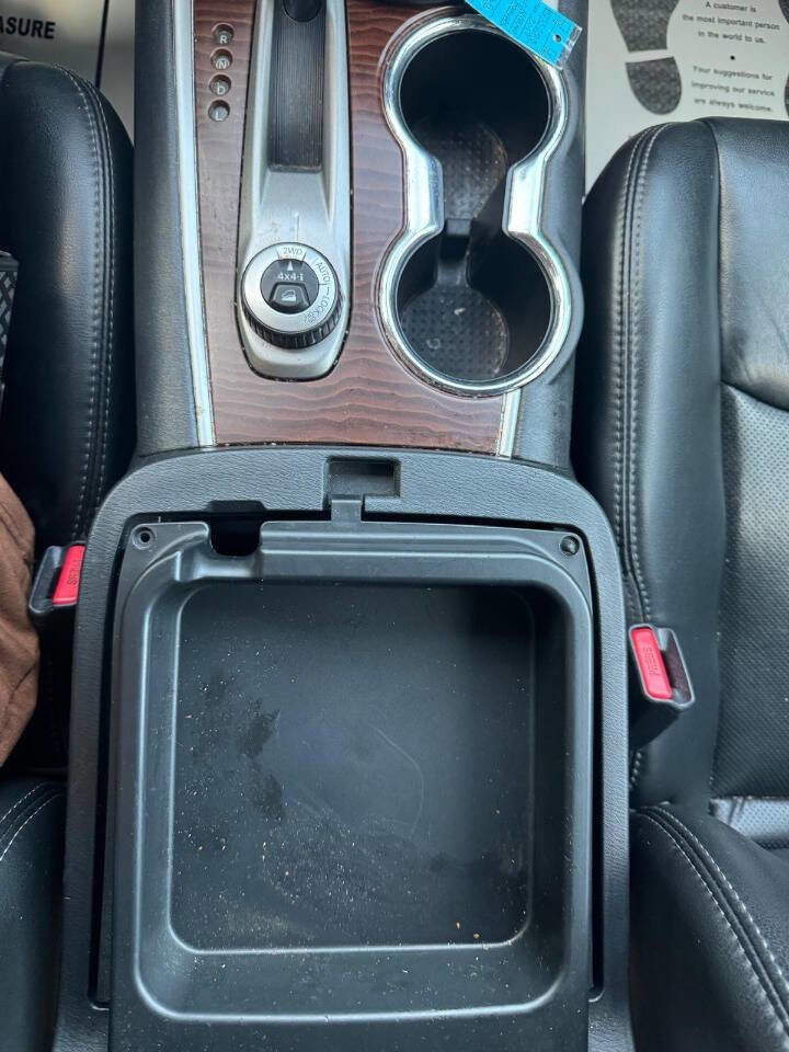 Used 2017 Nissan Pathfinder Platinum w/ Family Entertainment Package image 38