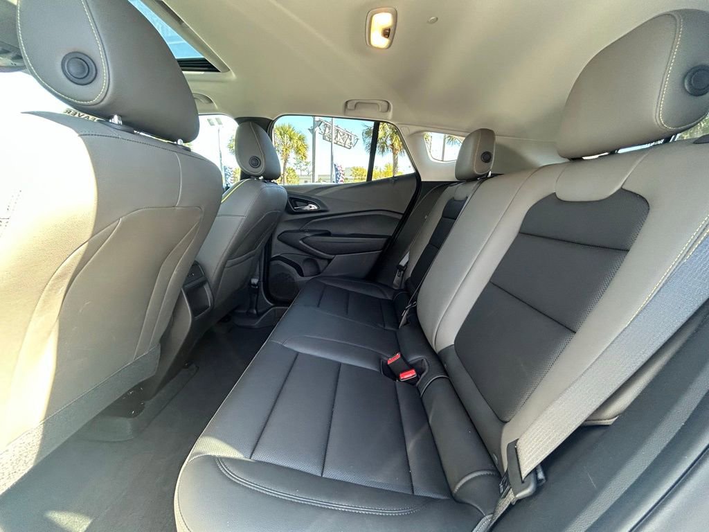 Used 2026 Chevrolet Trax ACTIV w/ Sunroof Package FWD image 14