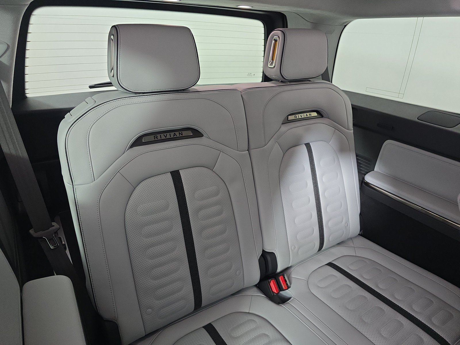 Used 2023 Rivian R1S Launch Edition AWD/4WD image 25