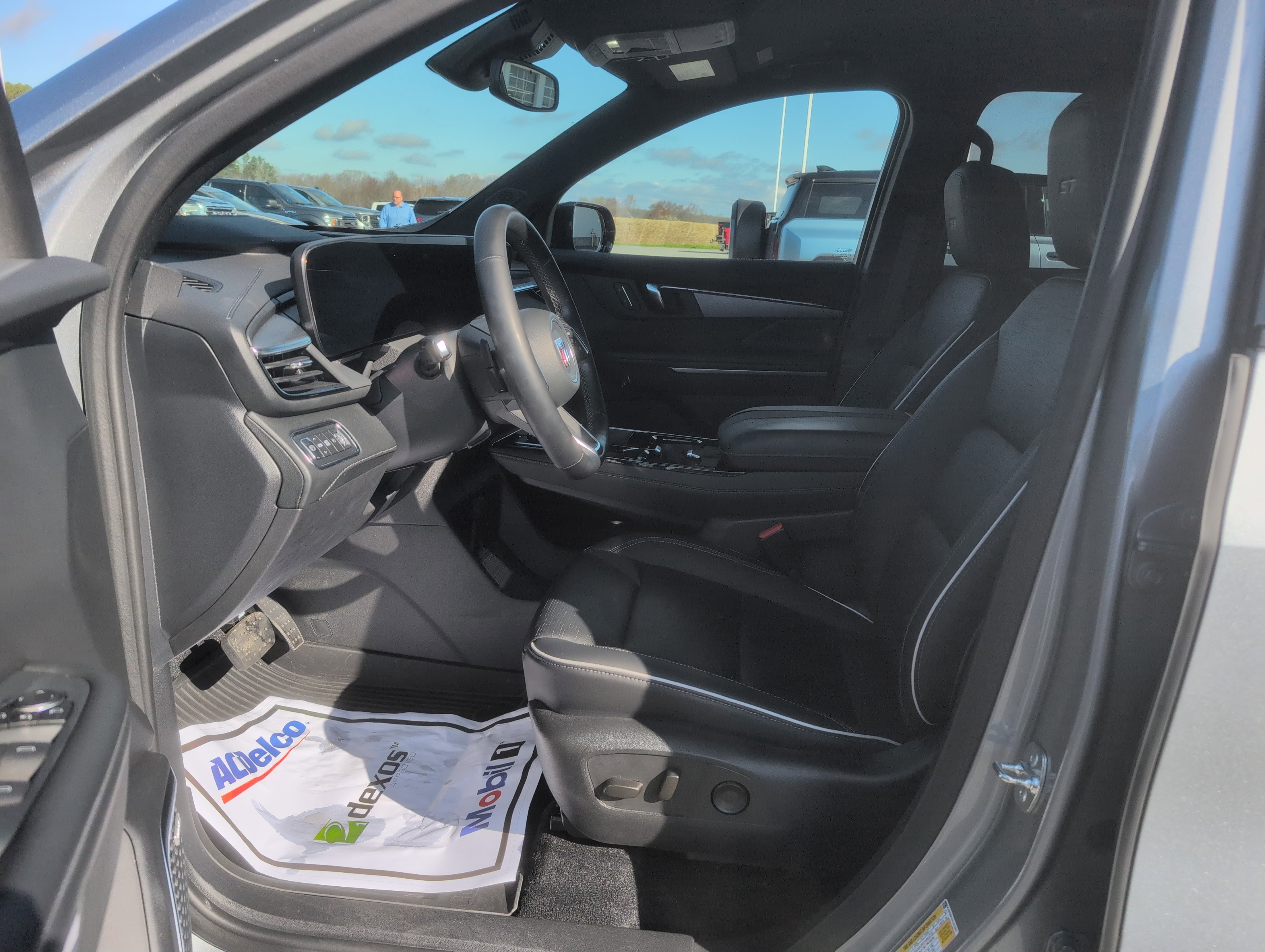 Used 2025 Buick Enclave Sport Touring w/ LPO, Floor Liner Package image 17