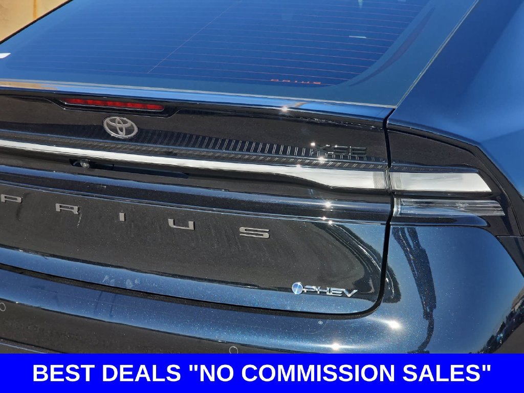 Used 2026 Toyota Prius Plug-In Hybrid FWD image 39