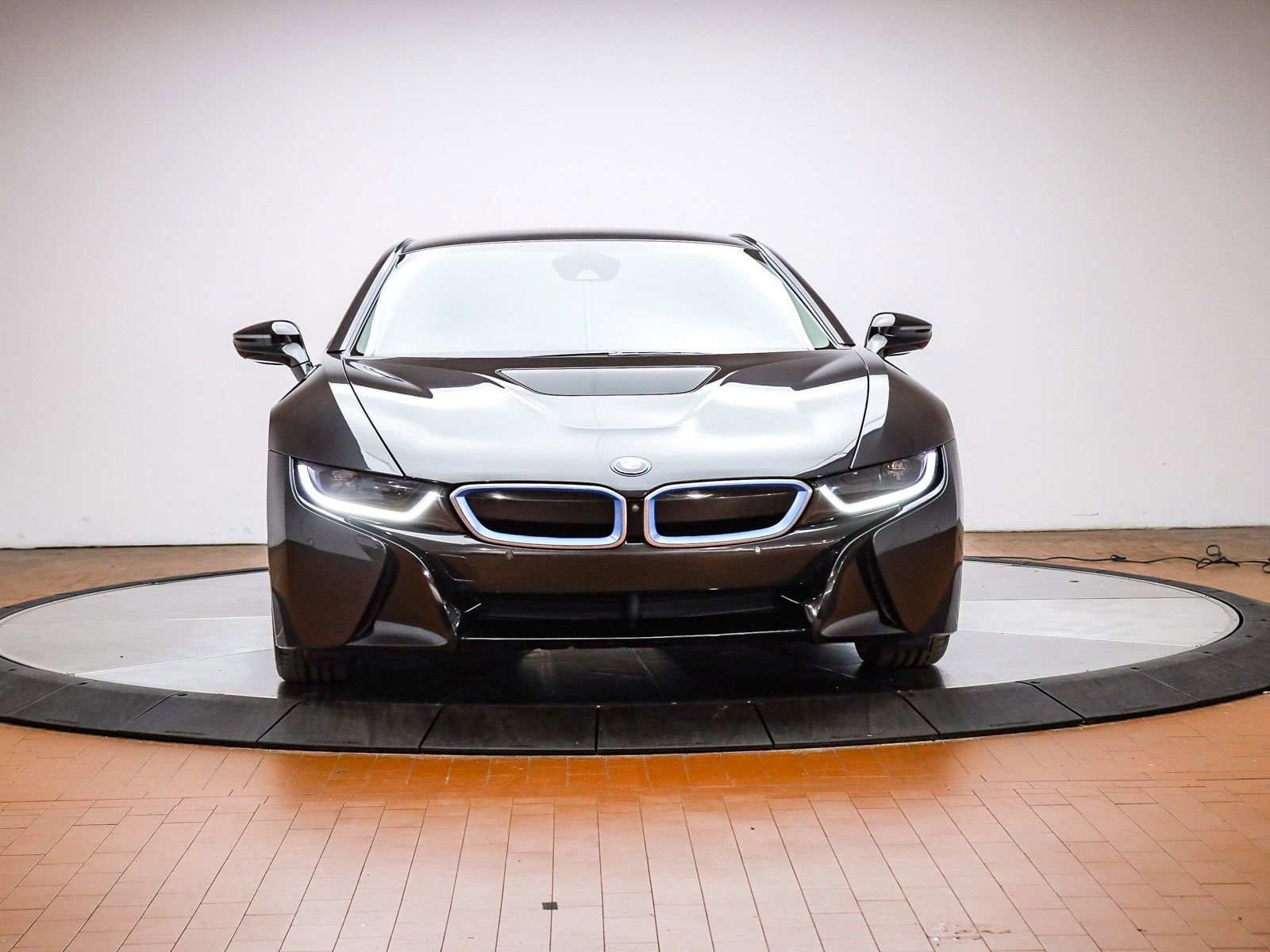 Used 2017 BMW i8 image 7