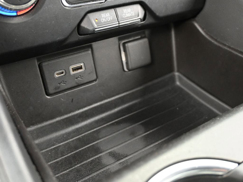 Used 2021 GMC Yukon SLE w/ Gmc Pro Safety Plus Package image 24