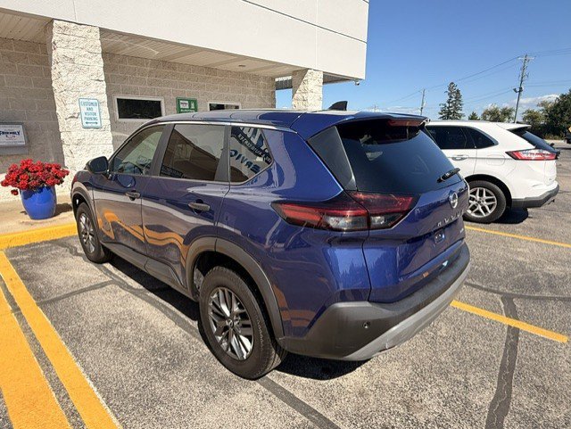 Used 2023 Nissan Rogue S AWD/4WD image 7