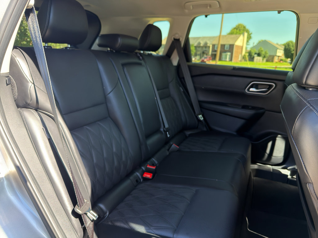 Used 2024 Nissan Rogue Platinum w/ Platinum Premium Package AWD/4WD image 19