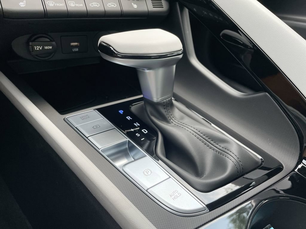 New 2025 Hyundai Elantra Limited image 45