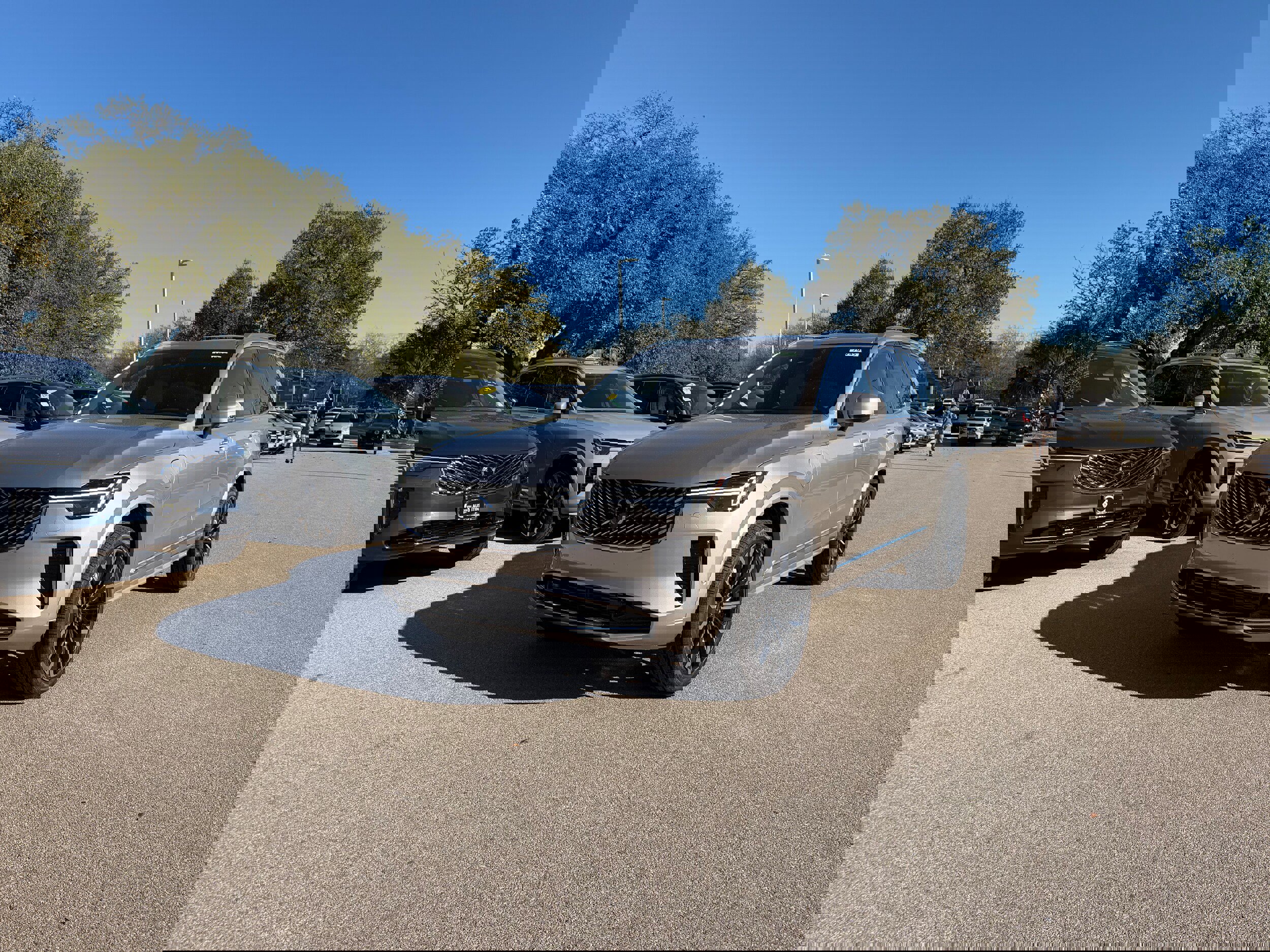 New 2026 Volvo XC90 T8 Plus w/ Protection Package Premier image 2