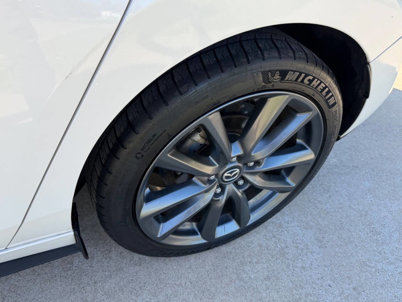 Used 2019 MAZDA MAZDA3 Hatchback w/ Preferred Package image 17