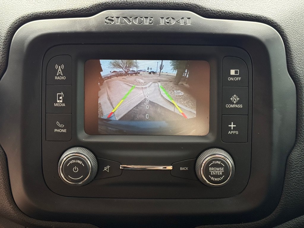 Used 2017 Jeep Renegade Altitude FWD image 12