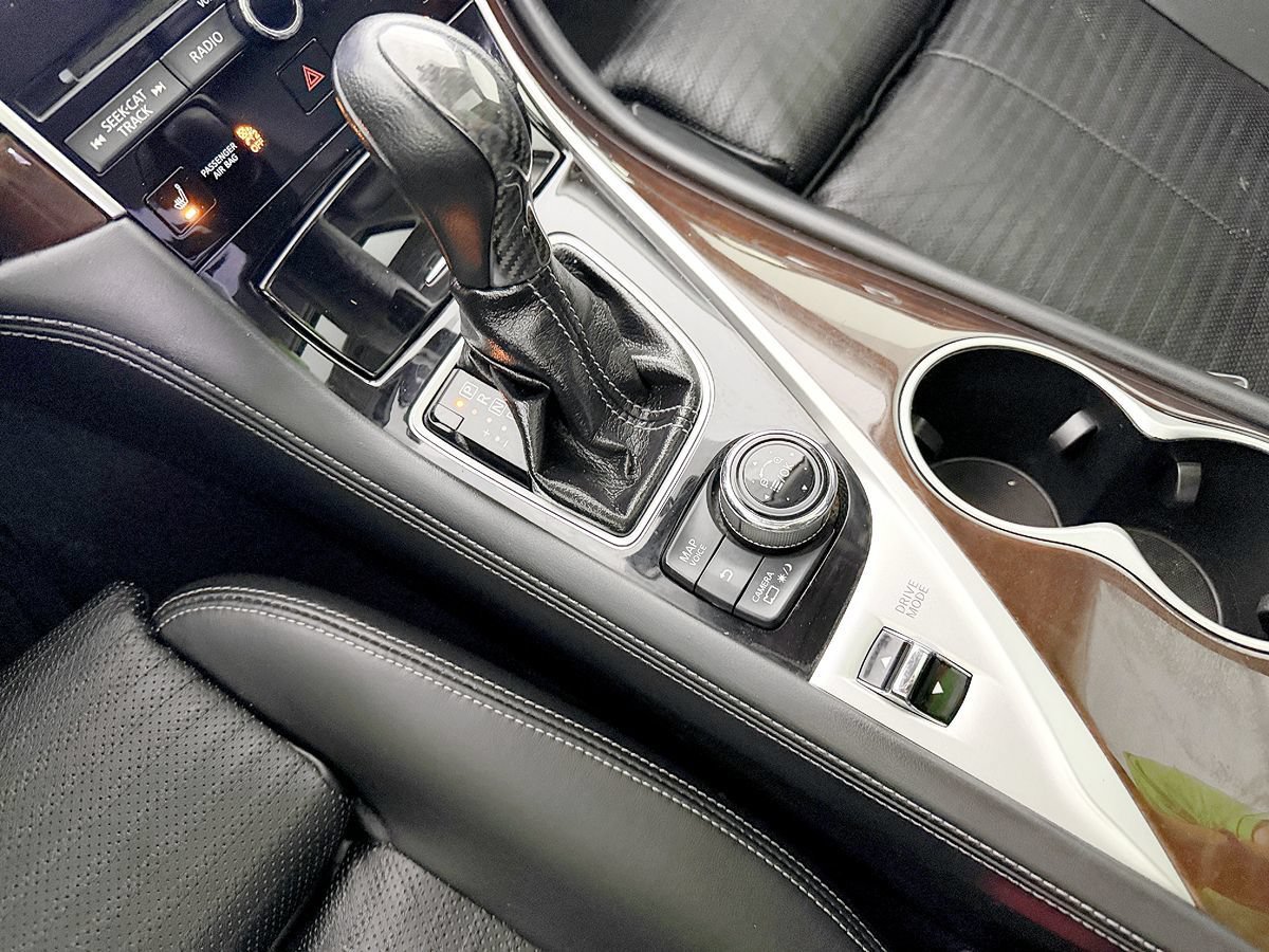Used 2015 INFINITI Q50 w/ Deluxe Touring Package RWD image 67