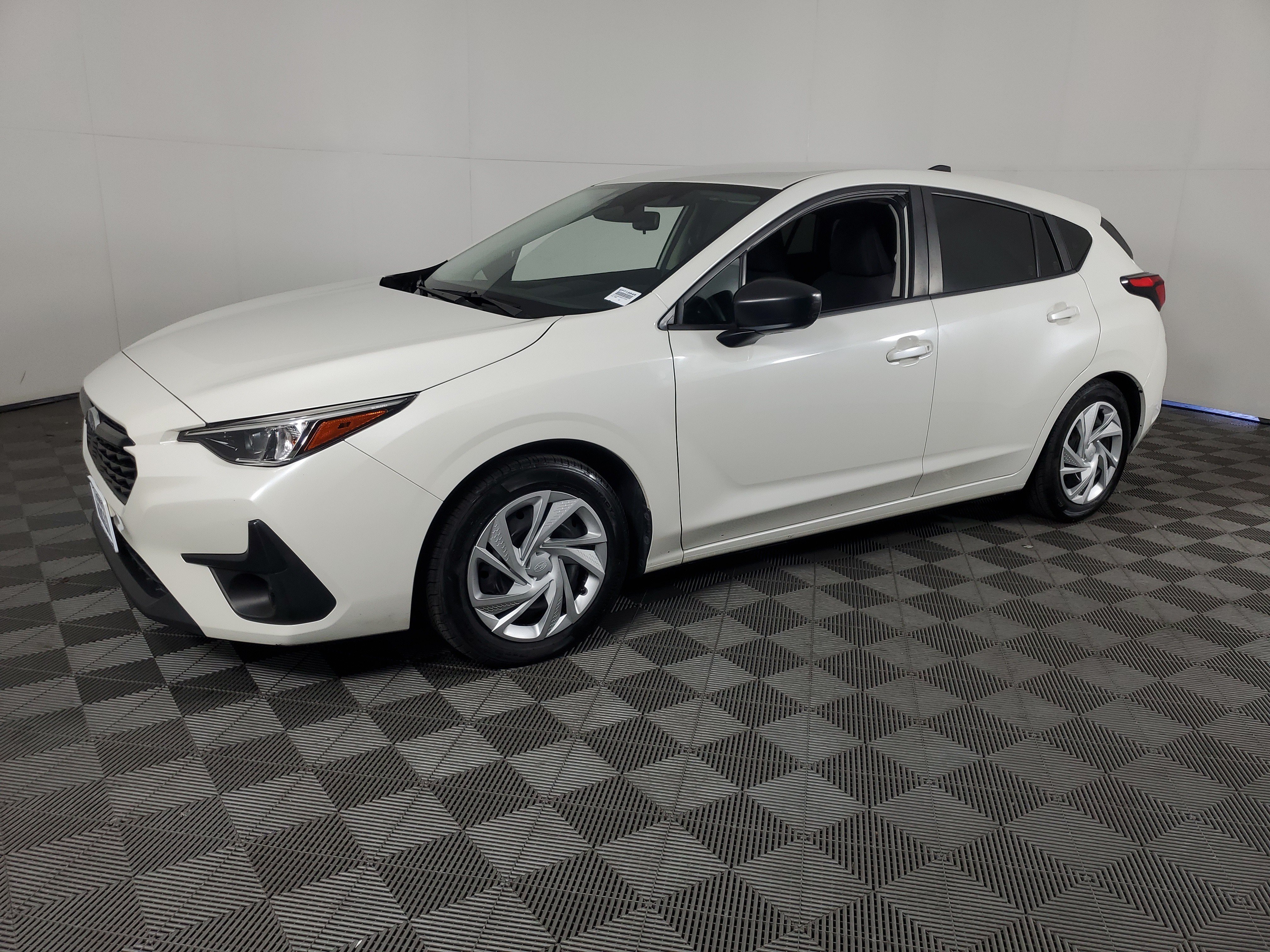 Used 2024 Subaru Impreza 2.0i AWD/4WD image 8