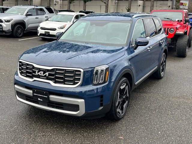 Certified 2023 Kia Telluride S image 3