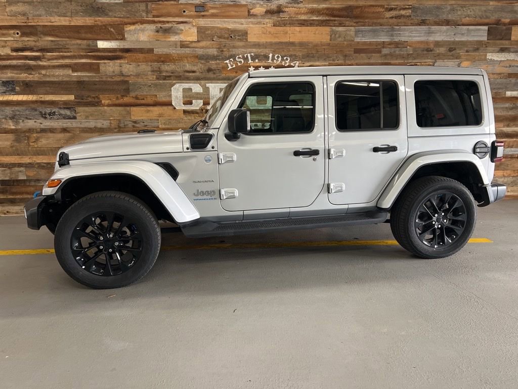Used 2023 Jeep Wrangler Sahara 4xe image 17