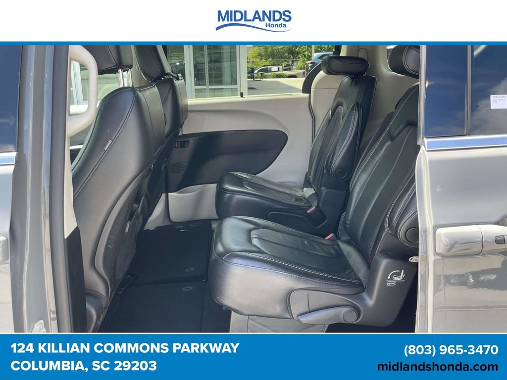 Used 2022 Chrysler Pacifica Touring-L FWD image 10