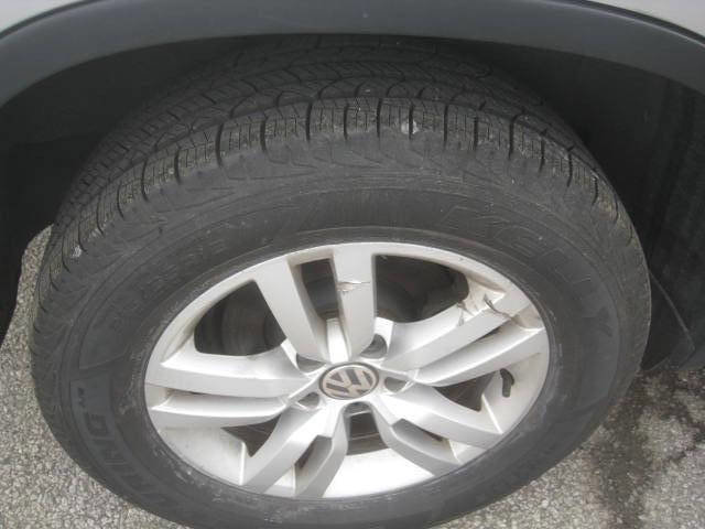 Used 2016 Volkswagen Tiguan S image 34
