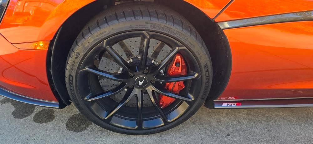 Used 2019 McLaren 570S Spider image 6