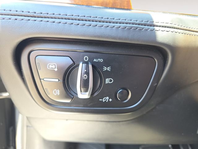 Used 2018 Bentley Bentayga Activity image 18