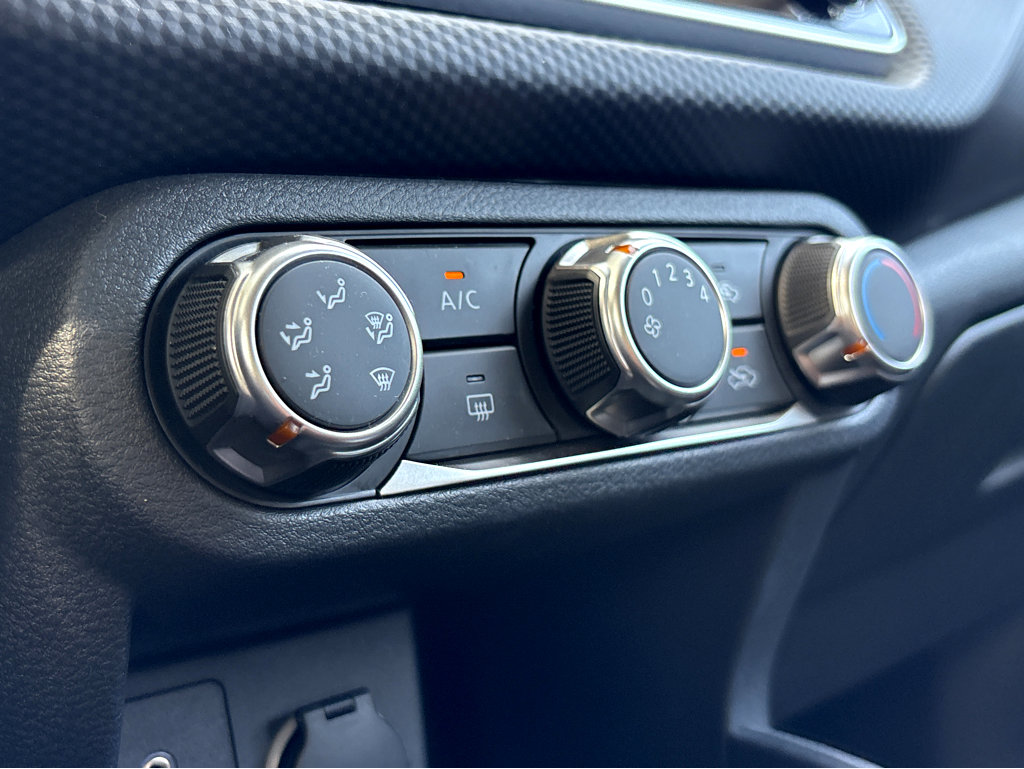 Used 2025 Nissan Kicks Play S image 8