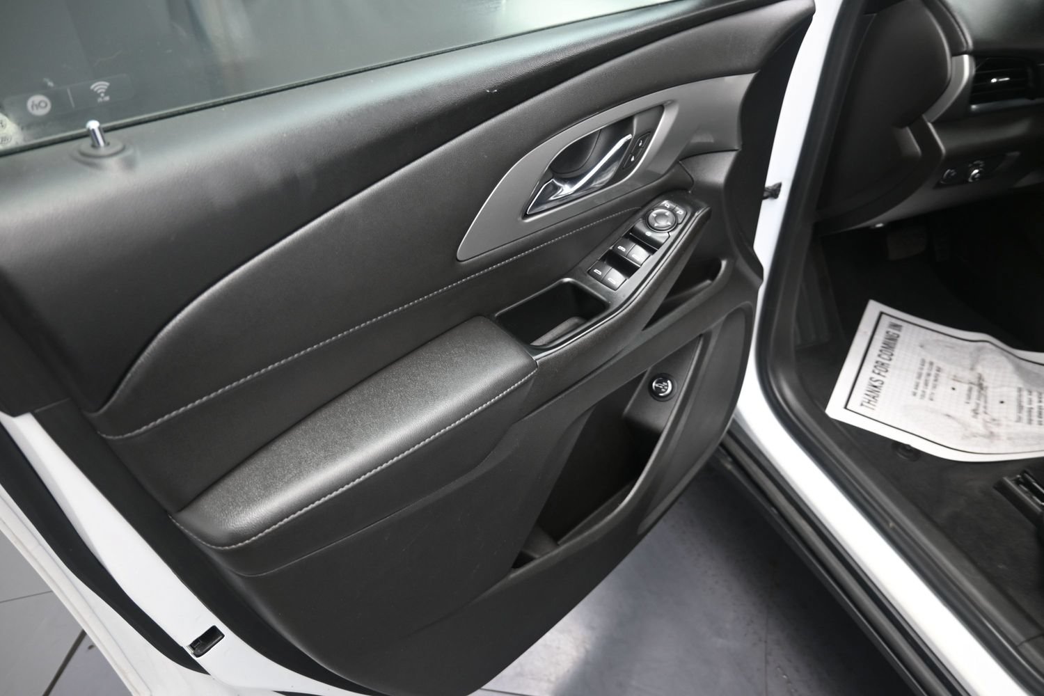 Used 2023 Chevrolet Traverse LT w/ LPO, Floor Liner Package AWD/4WD image 15