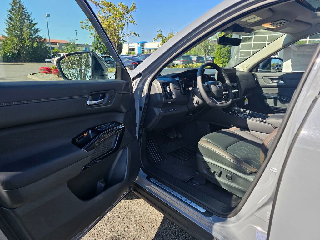 New 2026 Nissan Pathfinder Platinum AWD/4WD image 15