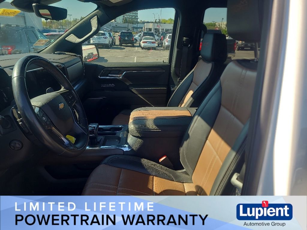 Used 2024 Chevrolet Silverado 1500 High Country w/ Technology Package AWD/4WD image 9