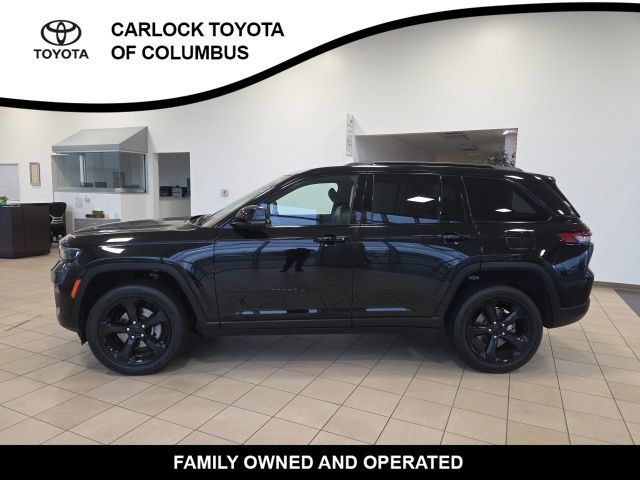 Used 2023 Jeep Grand Cherokee Altitude AWD/4WD image 1