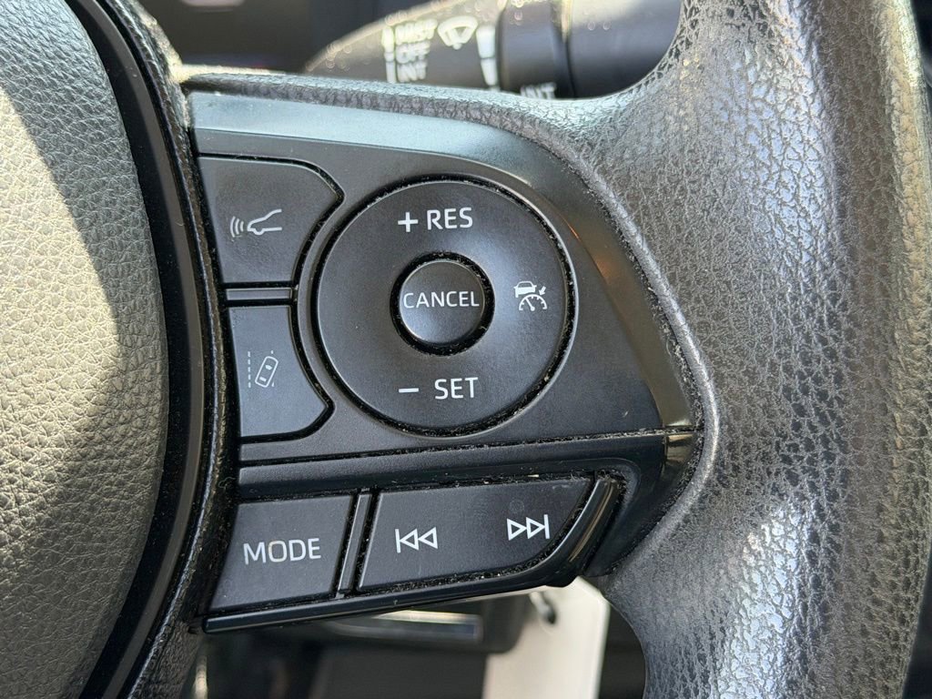 Used 2020 Toyota Corolla LE w/ Carpet Mat Package (TMS) FWD image 16