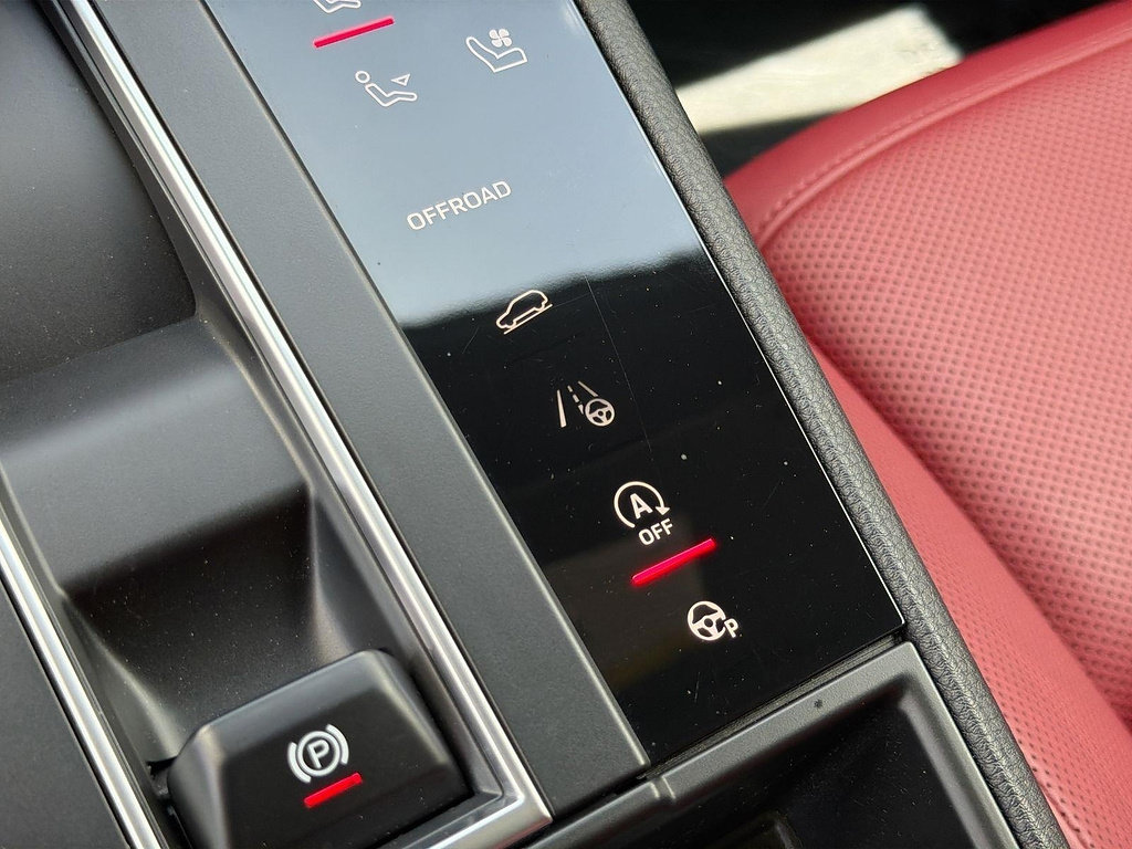 Used 2022 Porsche Macan AWD/4WD image 19