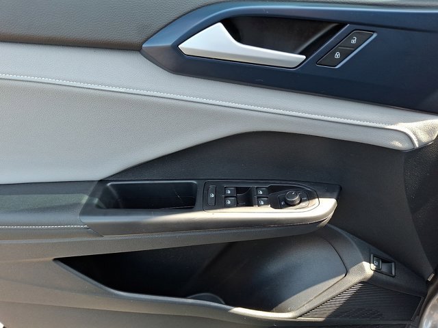 Certified 2024 Volkswagen Taos SE AWD/4WD image 16