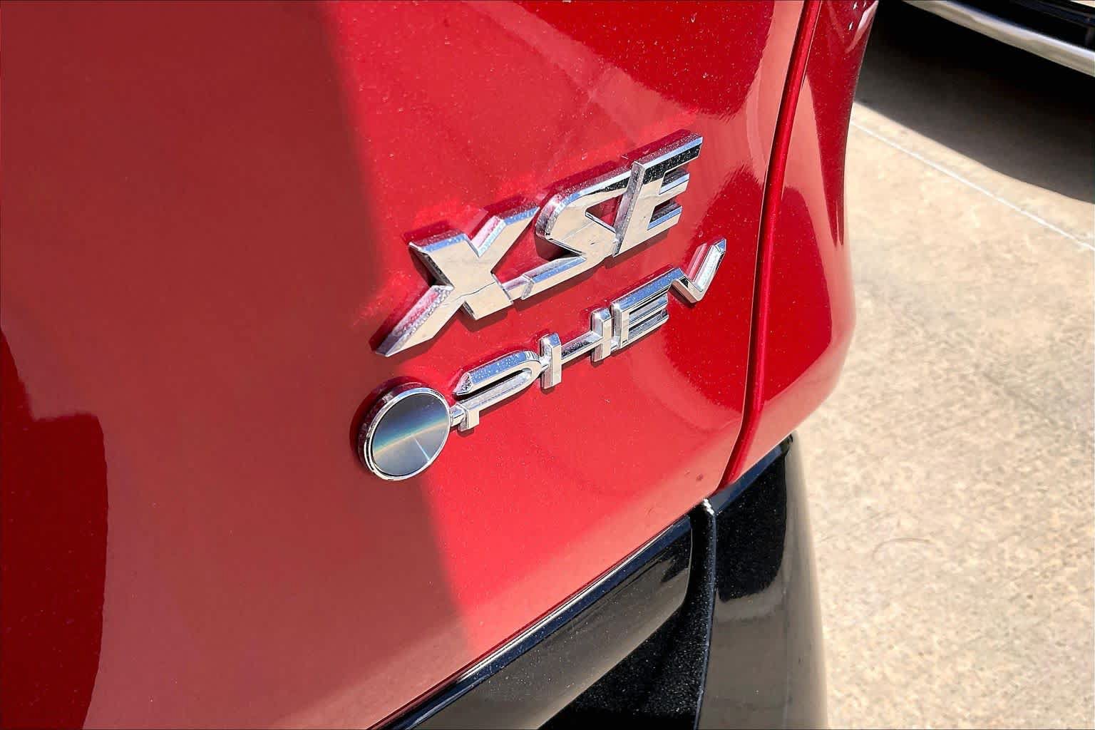 Used 2025 Toyota RAV4 XSE AWD/4WD image 10