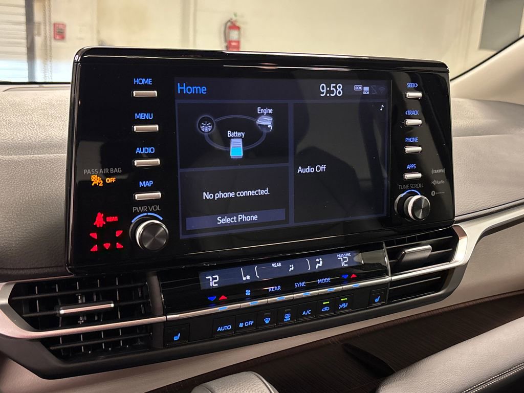 Used 2024 Toyota Sienna XLE FWD image 36