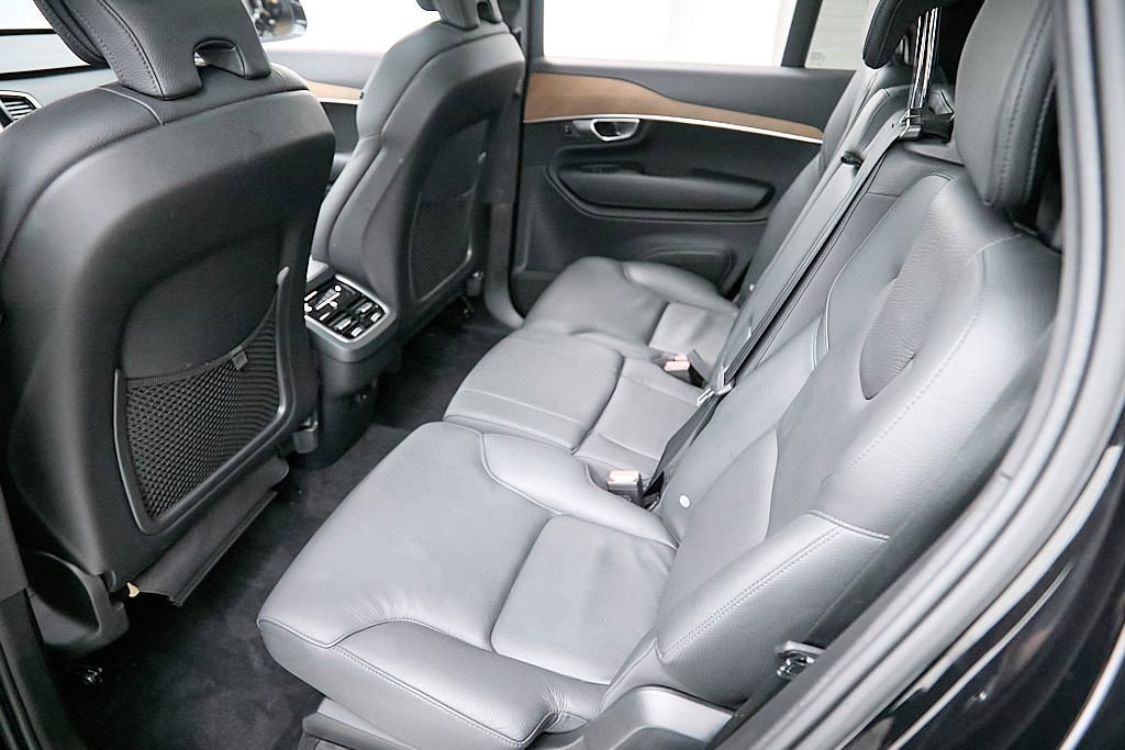 Certified 2024 Volvo XC90 B6 Plus w/ Protection Package image 22