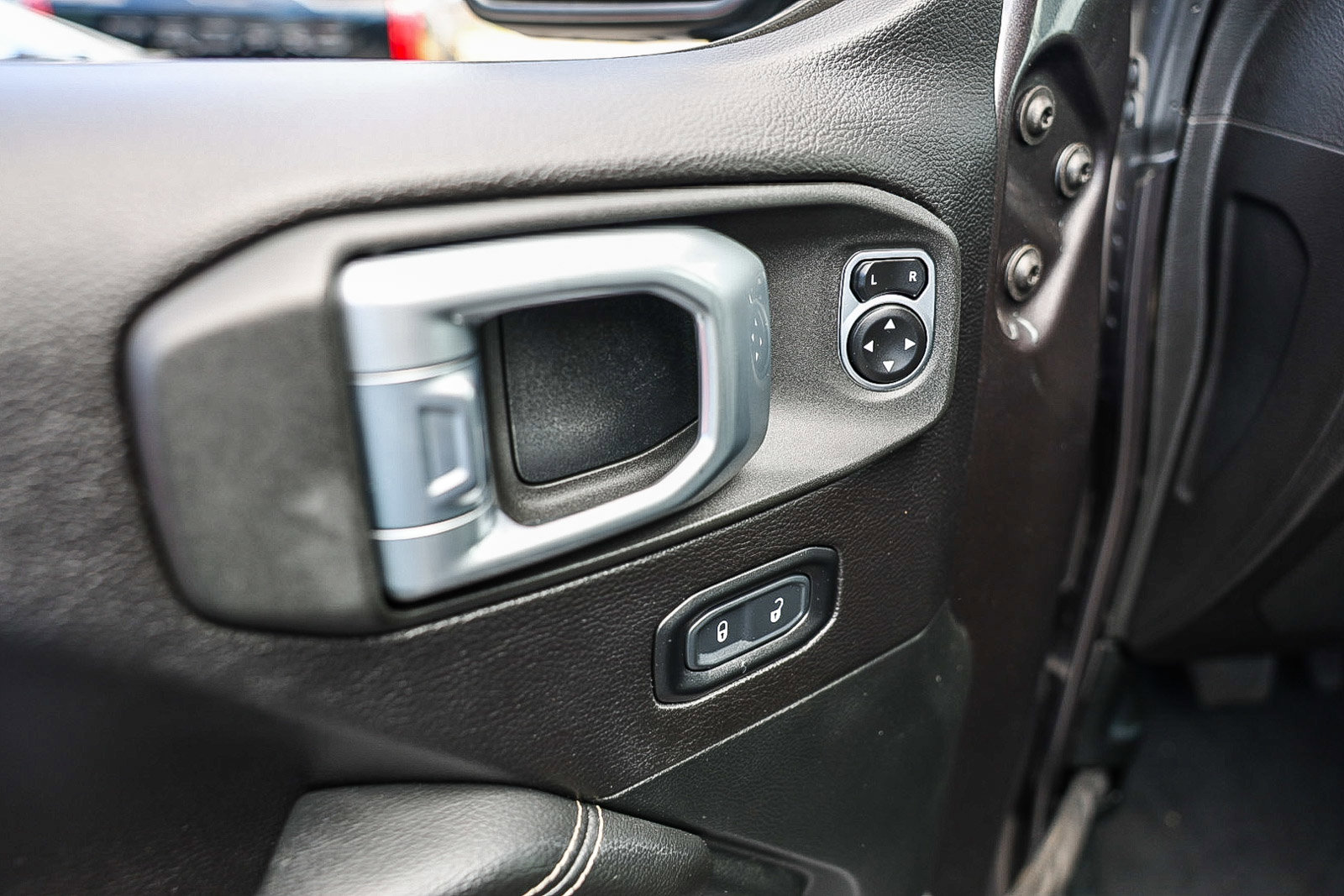 Used 2020 Jeep Gladiator Overland image 11