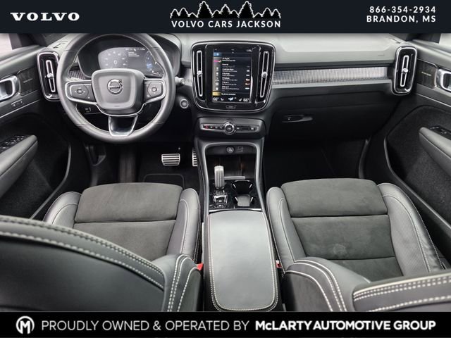Used 2021 Volvo XC40 T5 R-Design AWD/4WD image 8