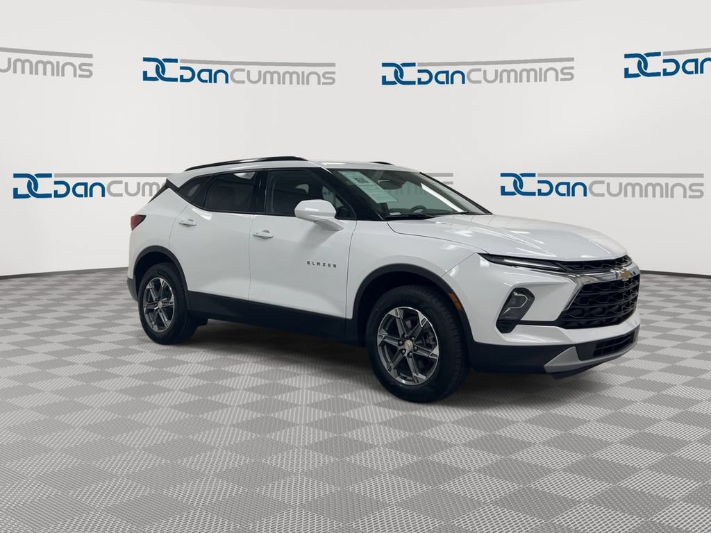 Used 2024 Chevrolet Blazer LT w/ Convenience Package FWD image 2