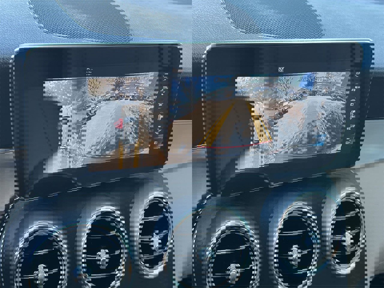 Used 2022 Mercedes-Benz GLC 300 image 17