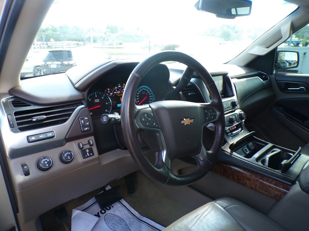 Used 2017 Chevrolet Suburban Premier AWD/4WD image 11