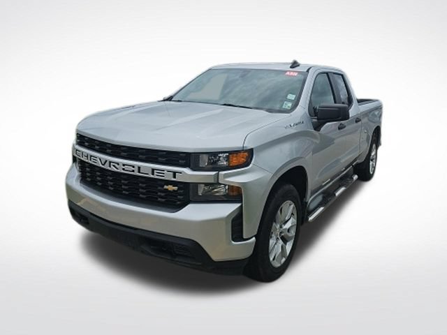 Used 2020 Chevrolet Silverado 1500 Custom w/ Custom Value Package RWD image 3