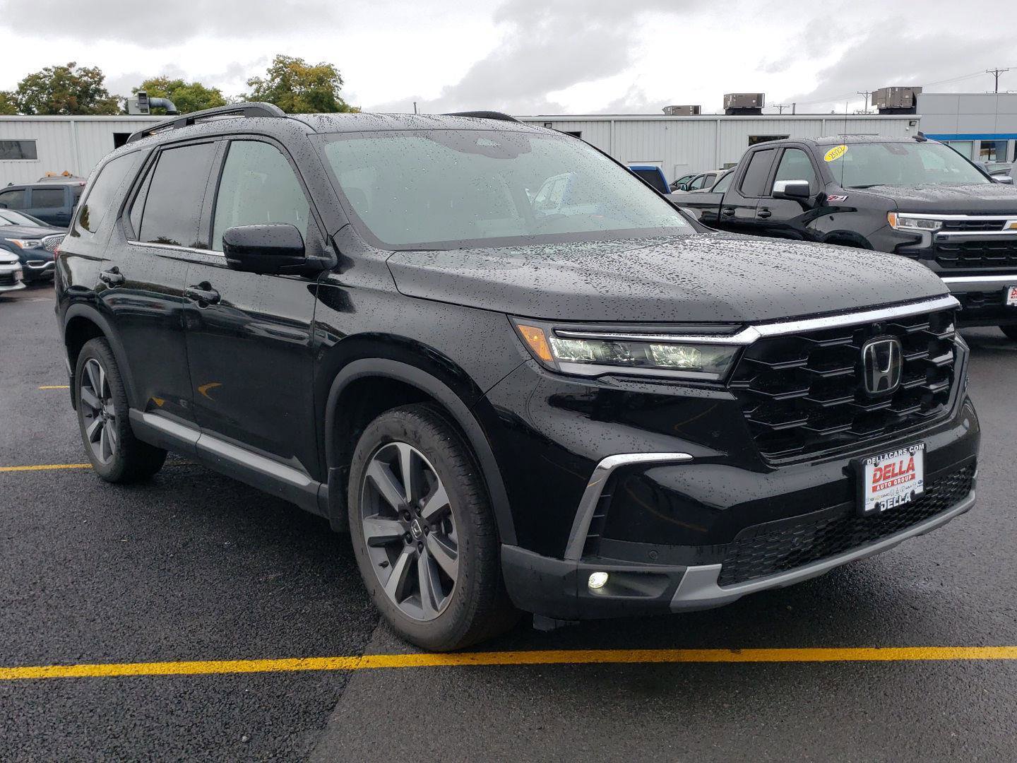 Used 2023 Honda Pilot Elite image 4