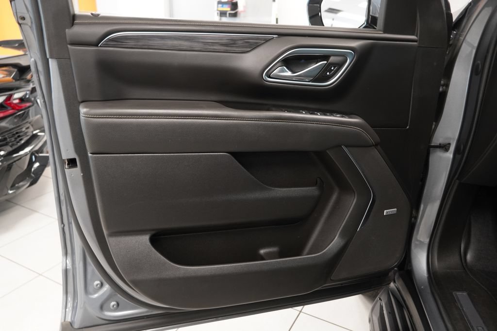 Certified 2022 GMC Yukon SLT w/ SLT Premium Package AWD/4WD image 21