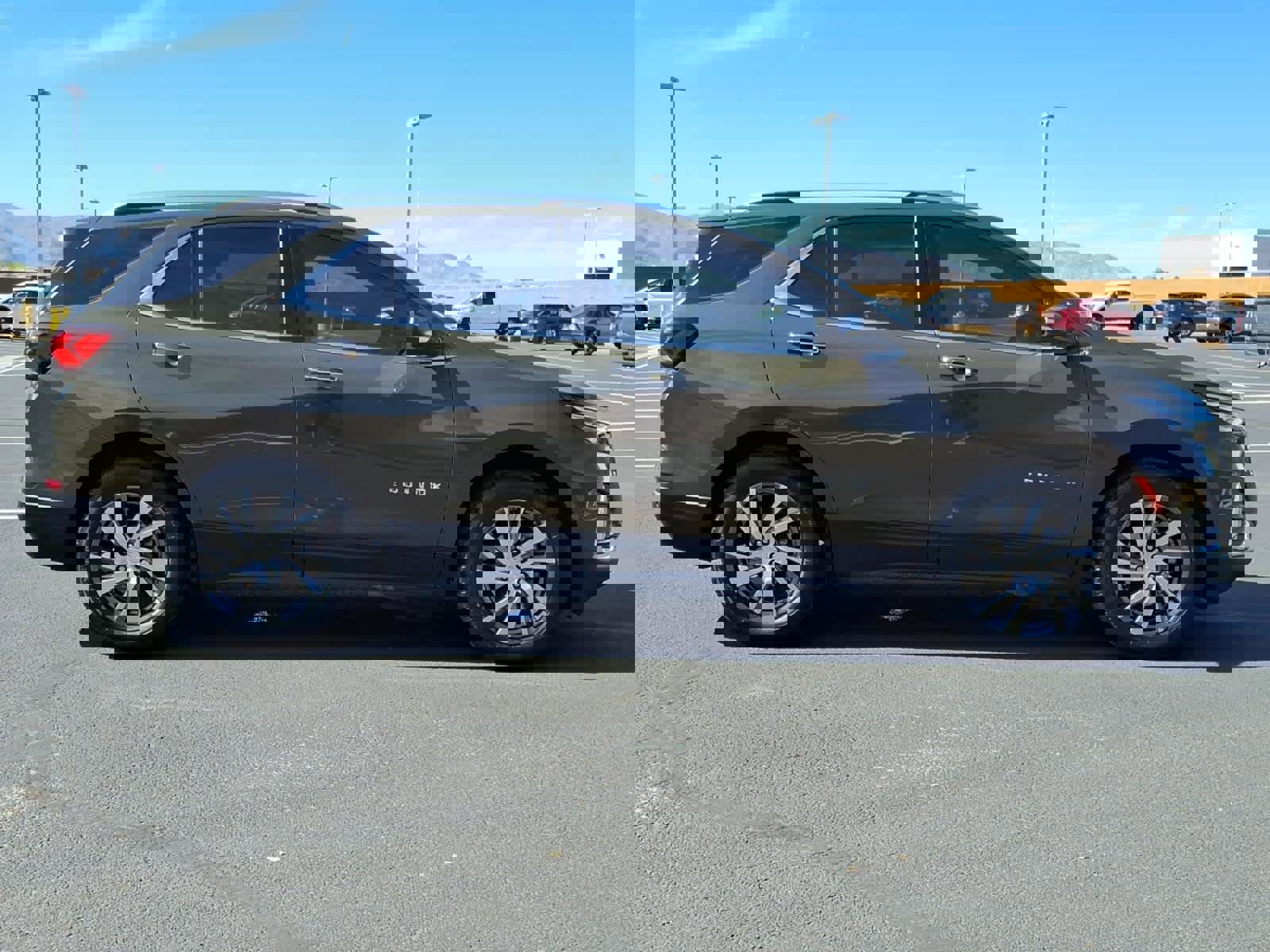 Used 2024 Chevrolet Equinox Premier image 8