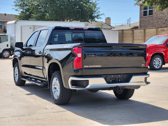 Used 2022 Chevrolet Silverado 1500 LT w/ Convenience Package II AWD/4WD image 3