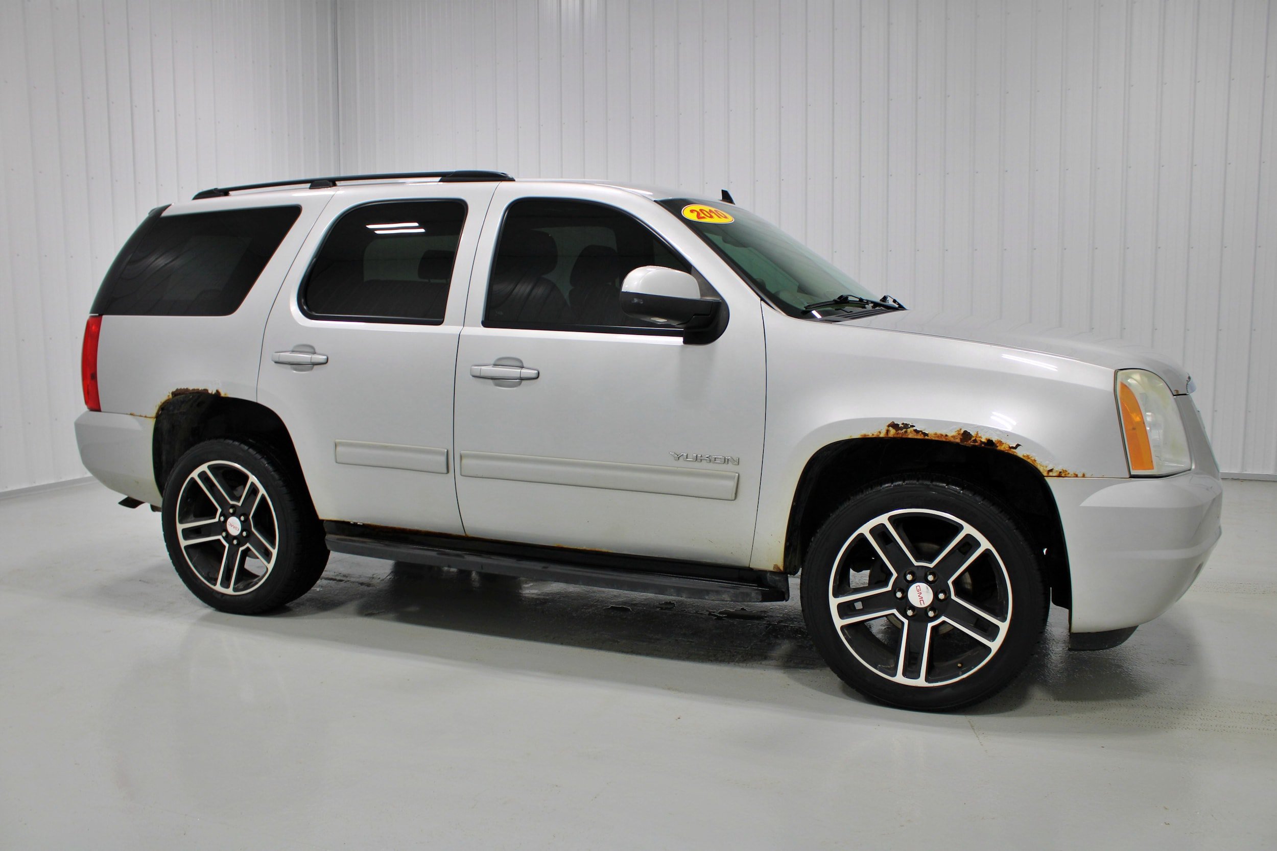 Used 2010 GMC Yukon SLT w/ SLT-2 Equipment Package AWD/4WD image 30