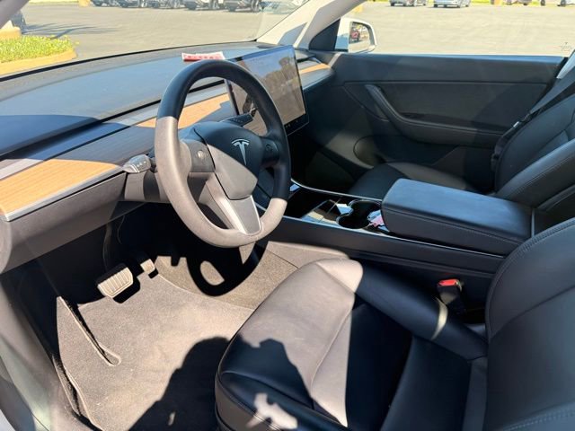 Used 2020 Tesla Model Y Long Range image 16