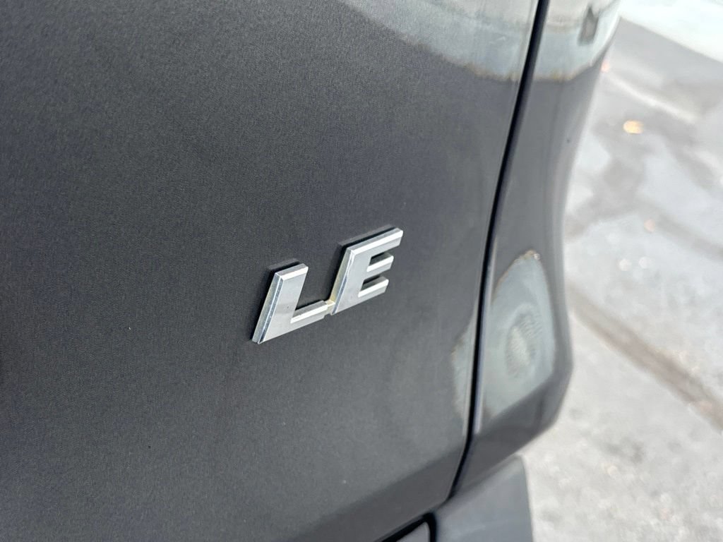 Used 2021 Toyota RAV4 LE FWD image 30