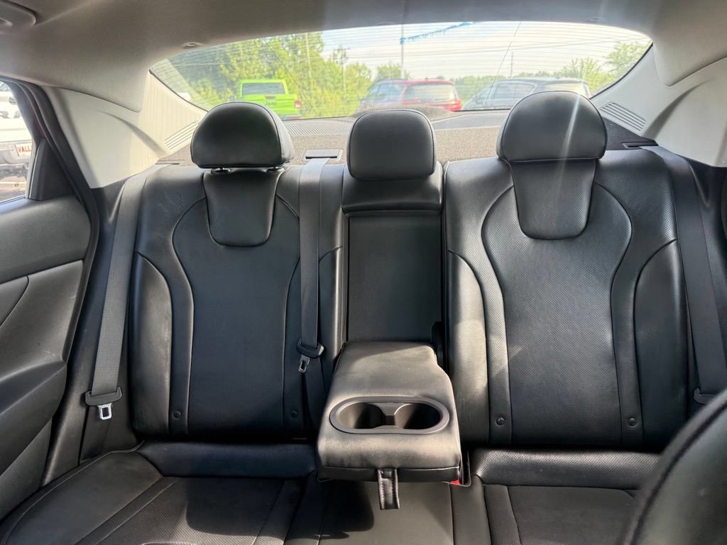 Used 2023 Hyundai Elantra Limited FWD image 31
