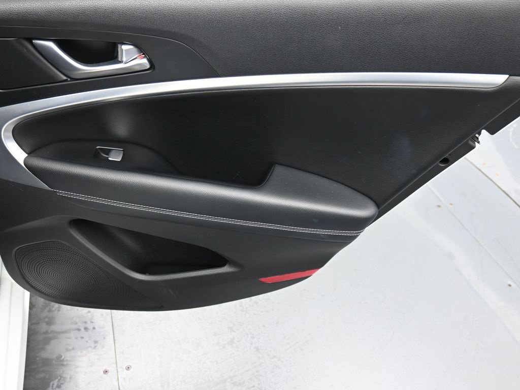 Used 2022 Genesis G70 2.0T image 14