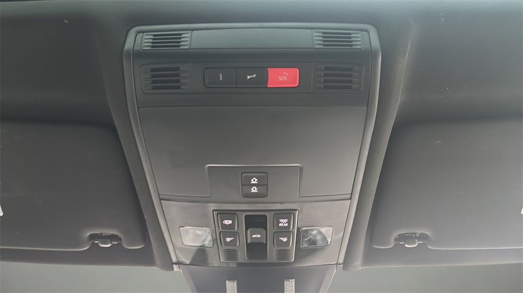 Used 2020 Volkswagen Tiguan SEL Premium R-Line image 29