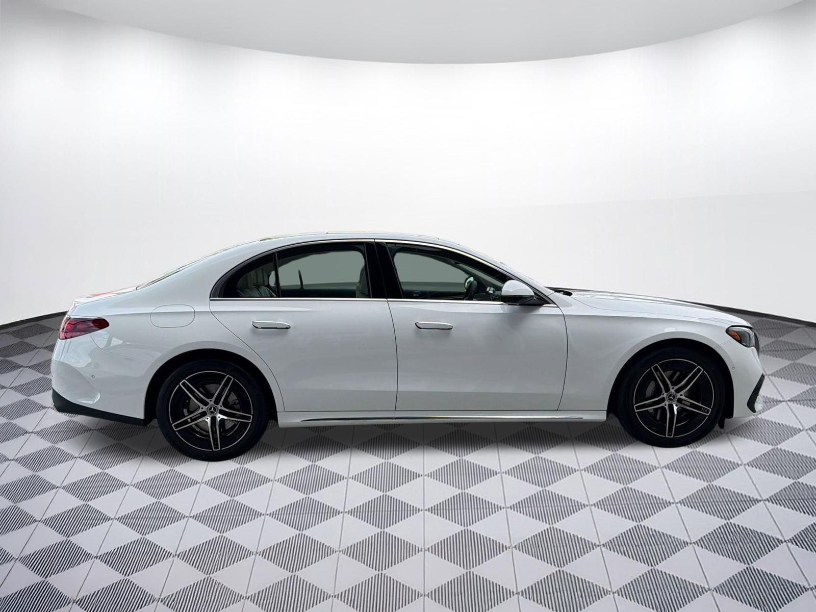 New 2026 Mercedes-Benz E 350 4MATIC Sedan image 8